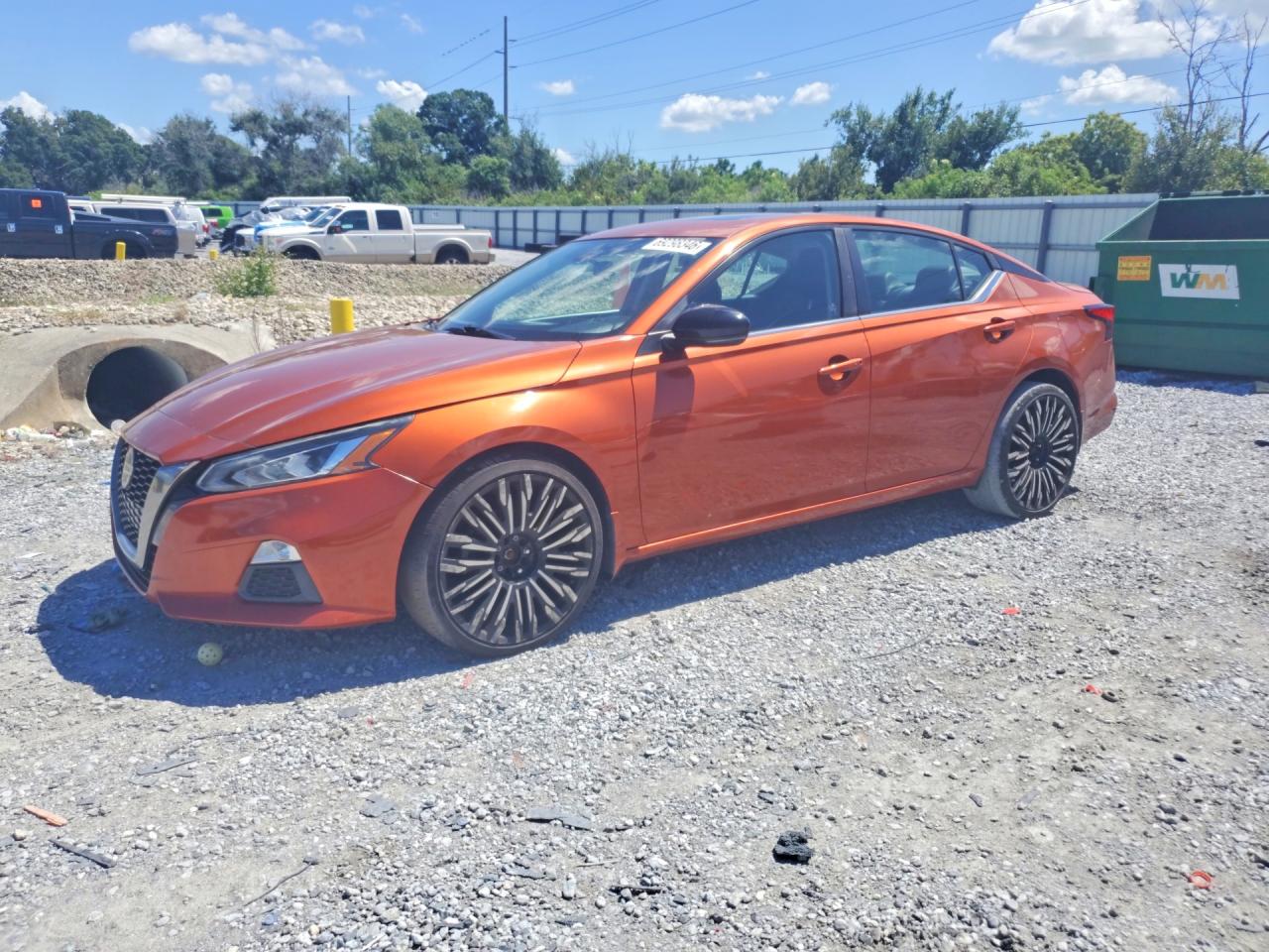 Photo of the 2021 NISSAN ALTIMA SR