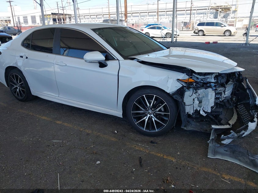 Photo of the 2024 TOYOTA CAMRY SE