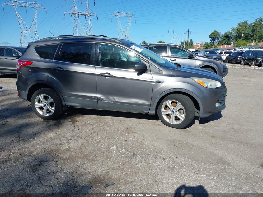 Photo of the 2014 FORD ESCAPE SE