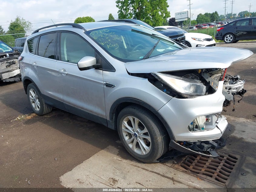 Photo of the 2018 FORD ESCAPE SE