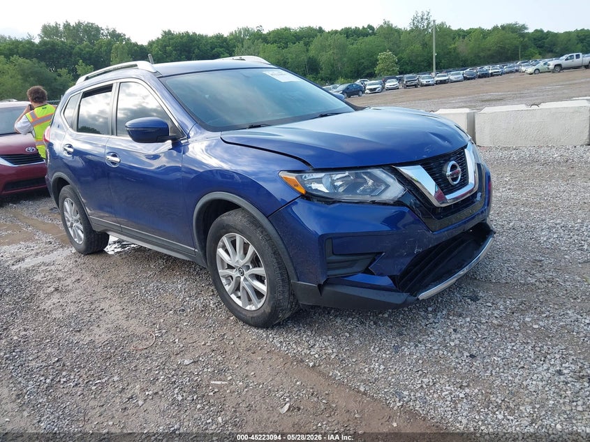 Photo of the 2017 NISSAN ROGUE SV
