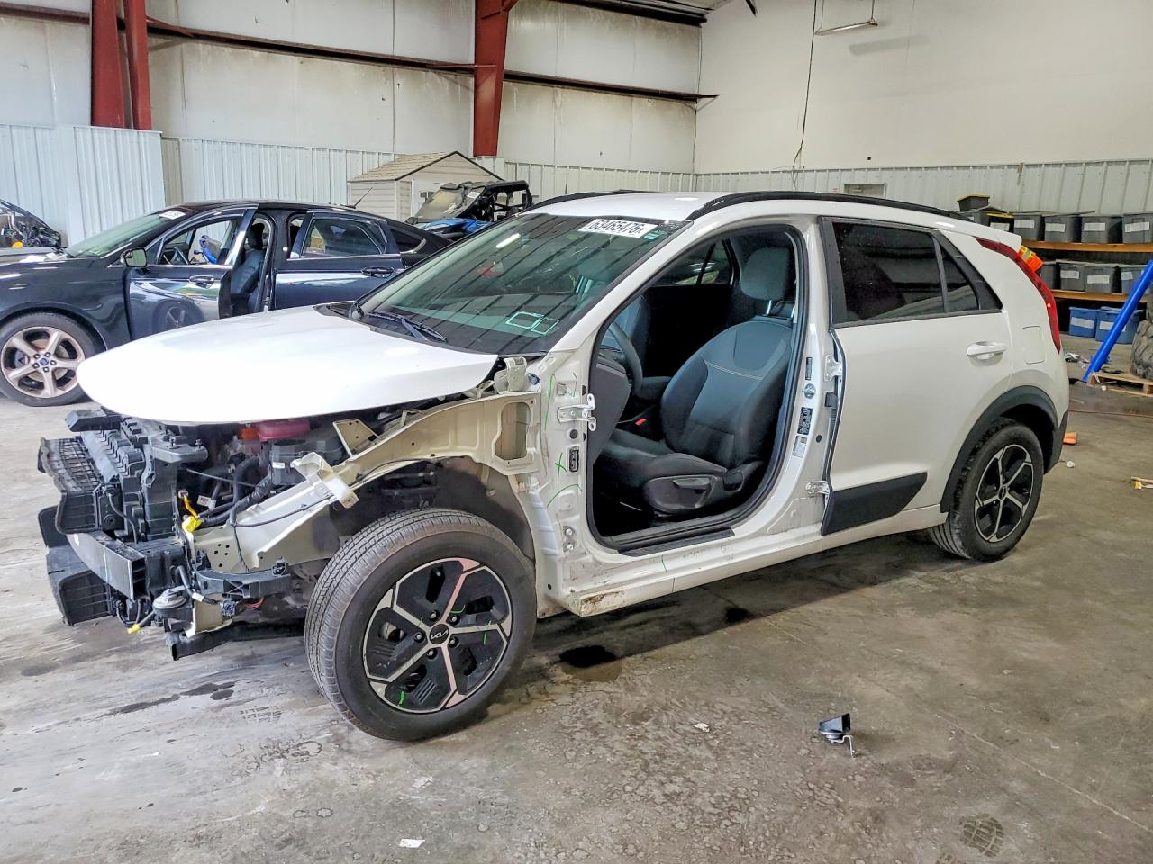 Photo of the 2024 KIA NIRO LX
