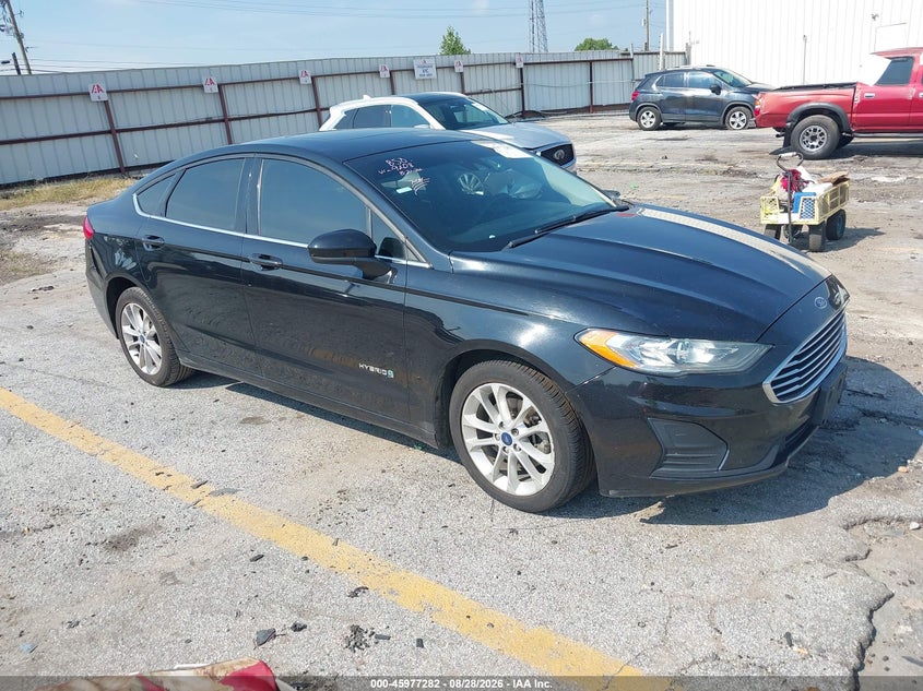 Photo of the 2019 FORD FUSION HYBRID SE