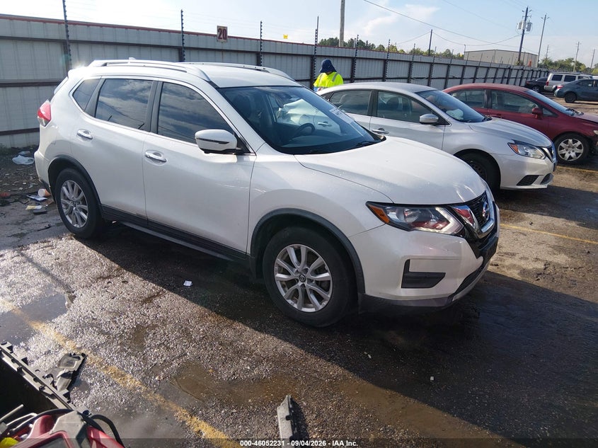 Photo of the 2017 NISSAN ROGUE SV