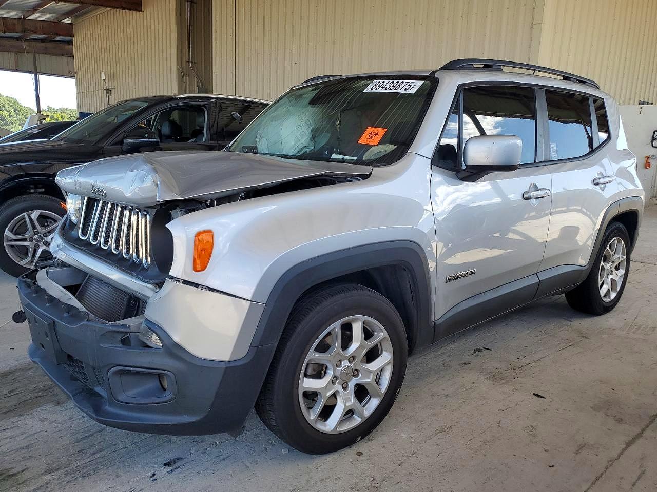 Photo of the 2017 JEEP RENEGADE LATITUDE