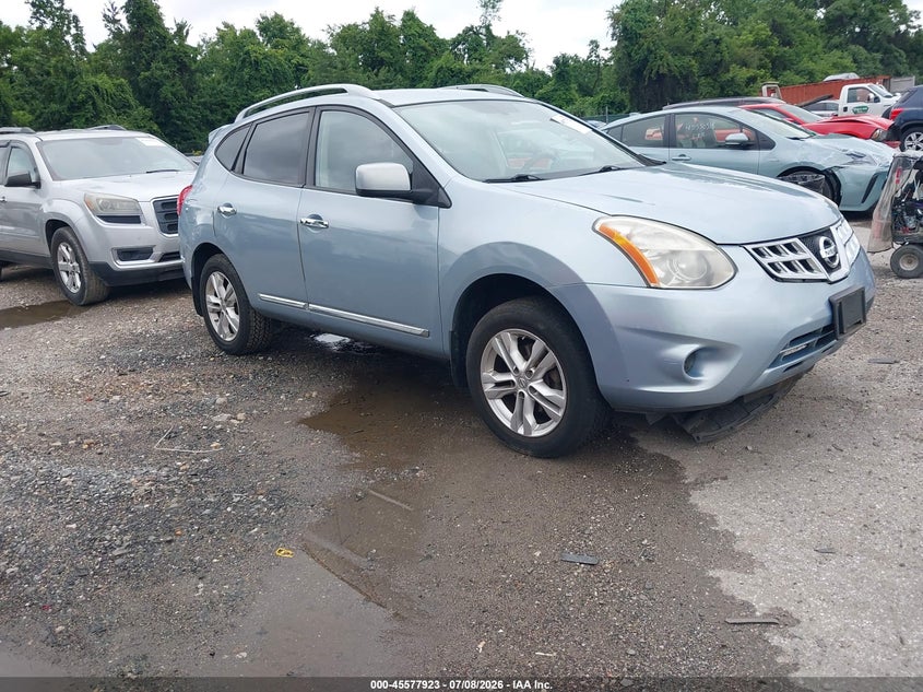 Photo of the 2013 NISSAN ROGUE SV