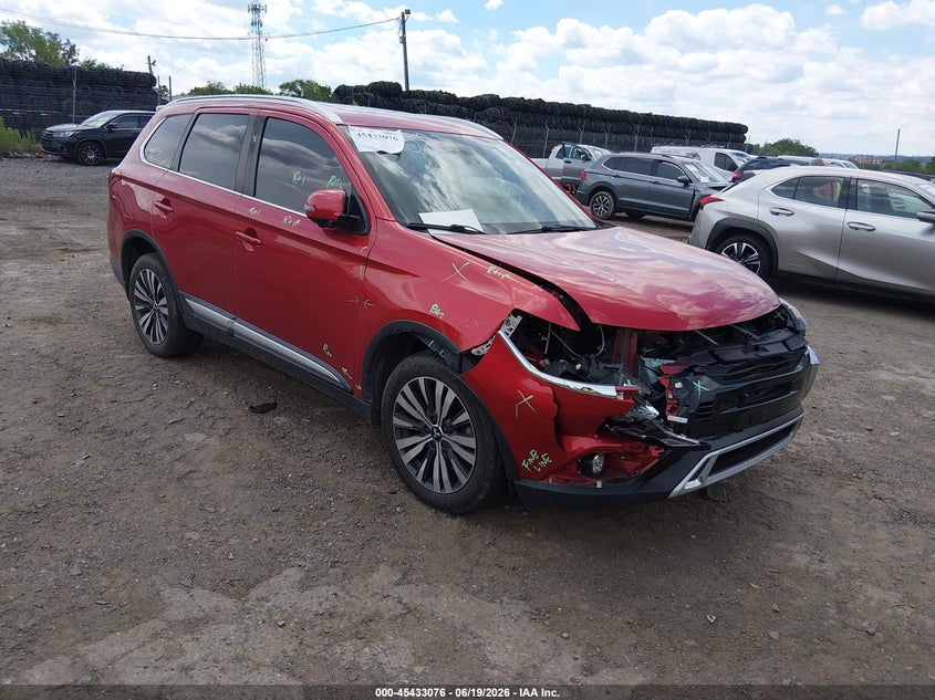 Photo of the 2019 MITSUBISHI OUTLANDER SEL