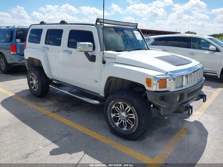 Photo of the 2007 HUMMER H3 SUV