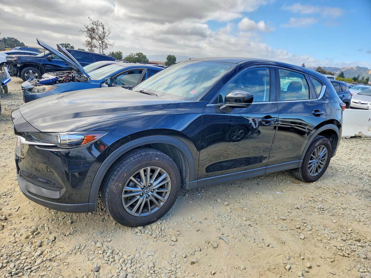 Photo of the 2017 MAZDA CX-5 SPORT