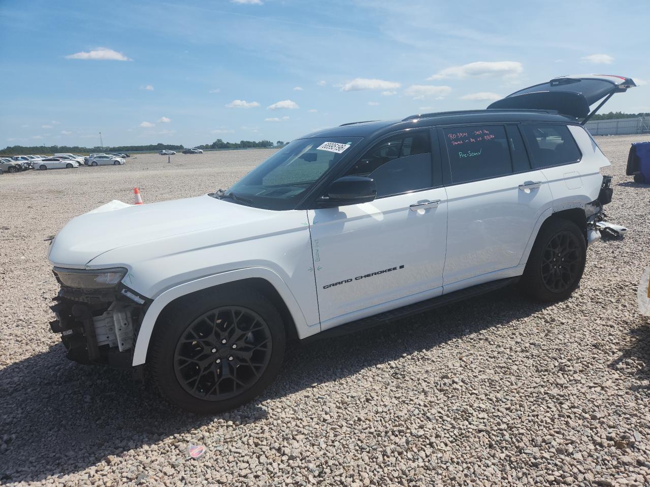 Photo of the 2024 JEEP GRAND CHEROKEE L SUMMIT