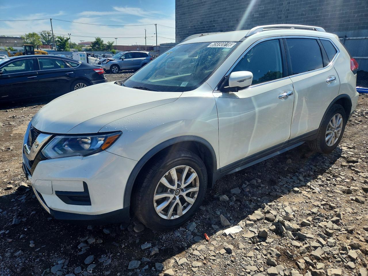 Photo of the 2018 NISSAN ROGUE SV