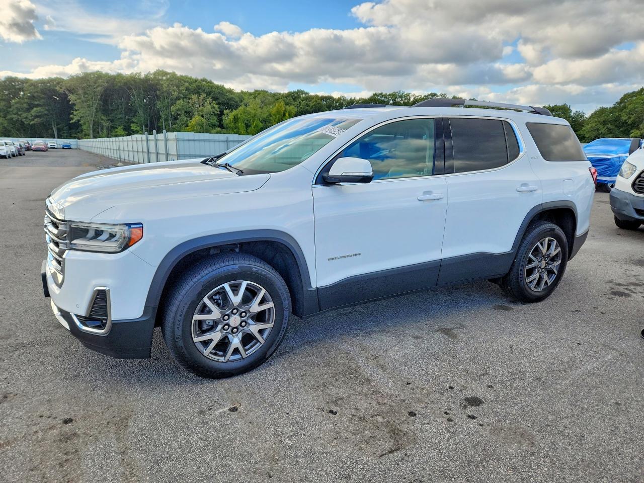 Photo of the 2023 GMC ACADIA SLT