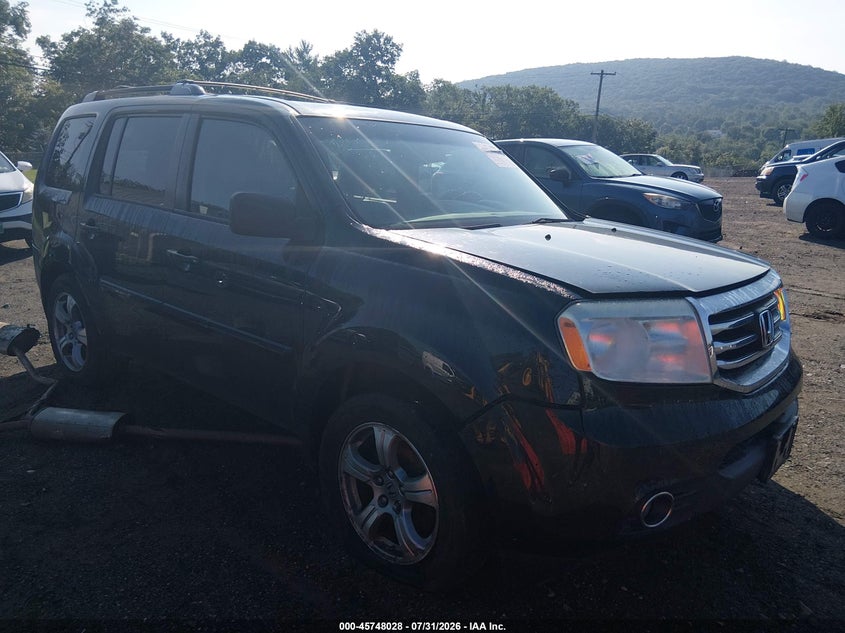 Photo of the 2014 HONDA PILOT EX-L