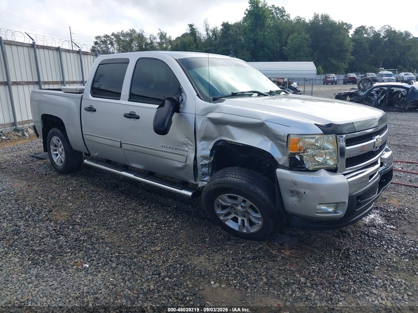Photo of the 2011 CHEVROLET SILVERADO 1500 LT