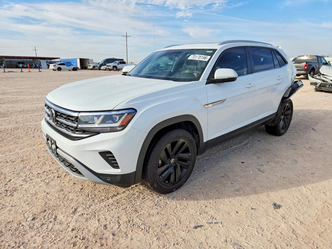 Photo of the 2022 VOLKSWAGEN ATLAS CROSS SPORT SE