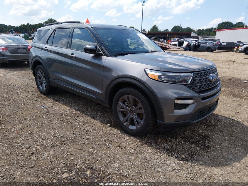 Photo of the 2022 FORD EXPLORER XLT