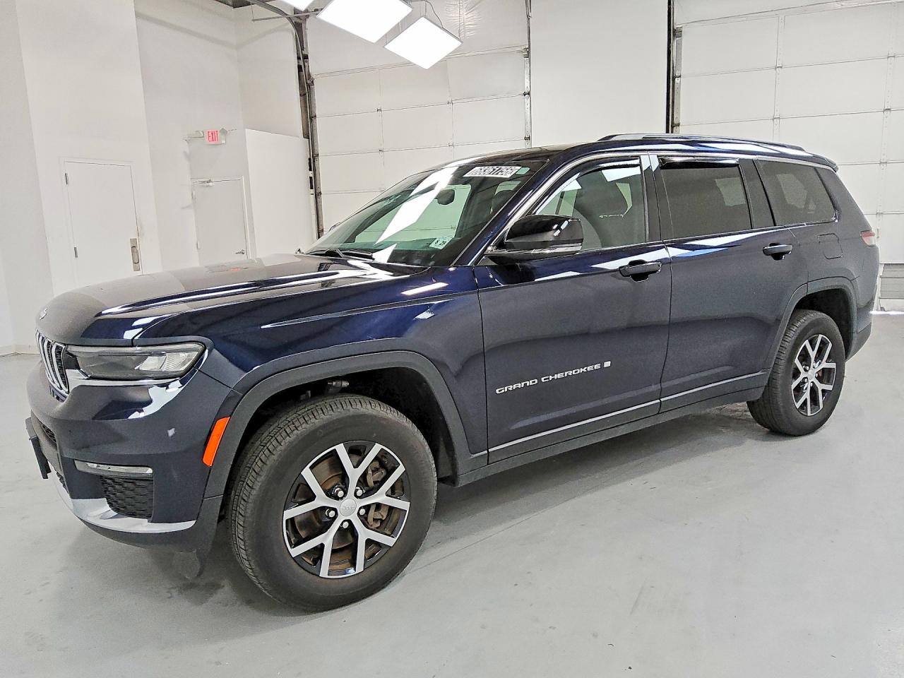 Photo of the 2024 JEEP GRAND CHEROKEE L LIMITED
