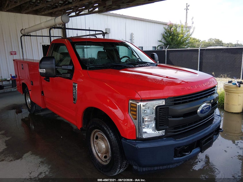Photo of the 2018 FORD F-250 XL