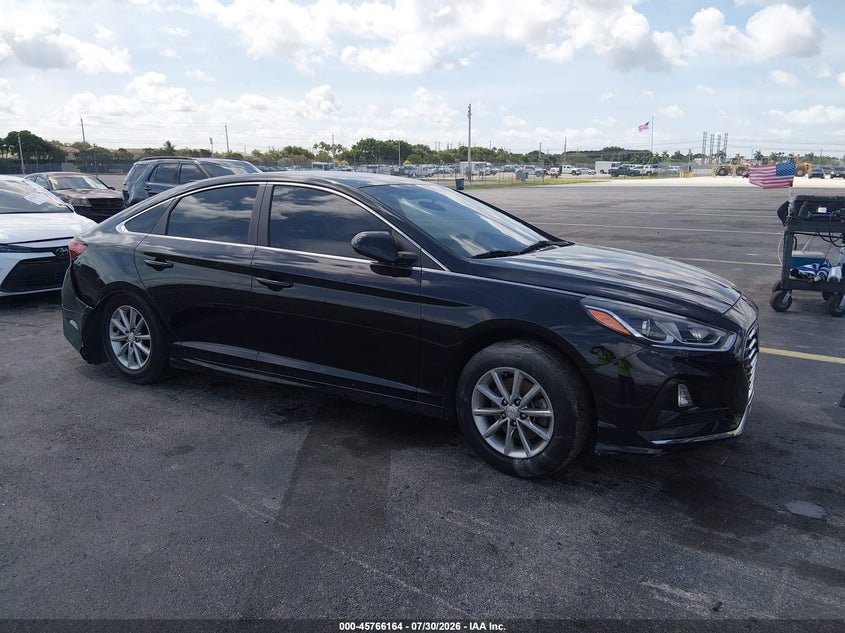 Photo of the 2019 HYUNDAI SONATA SE