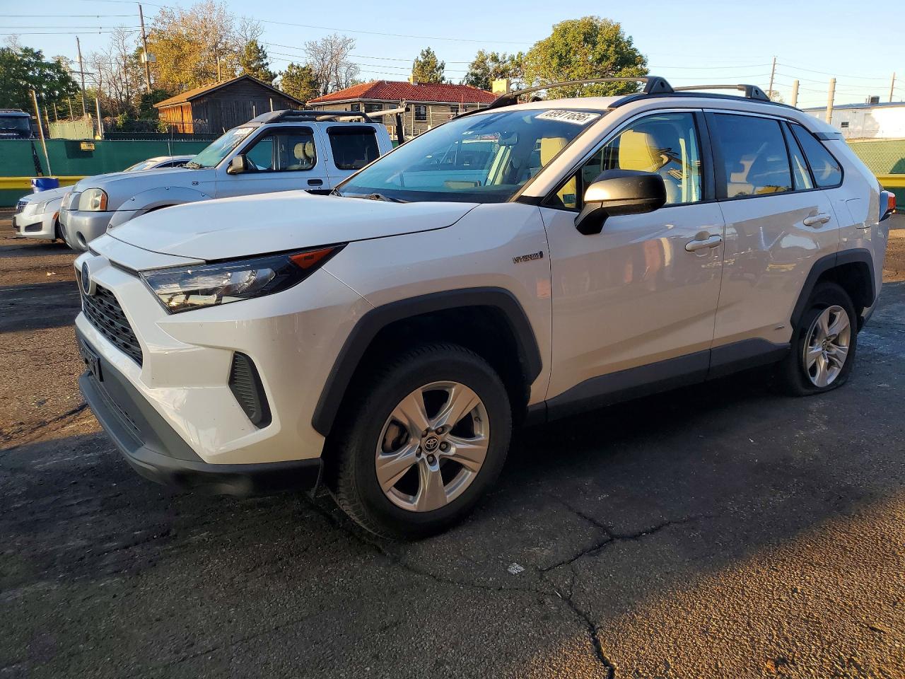 Photo of the 2021 TOYOTA RAV4 LE