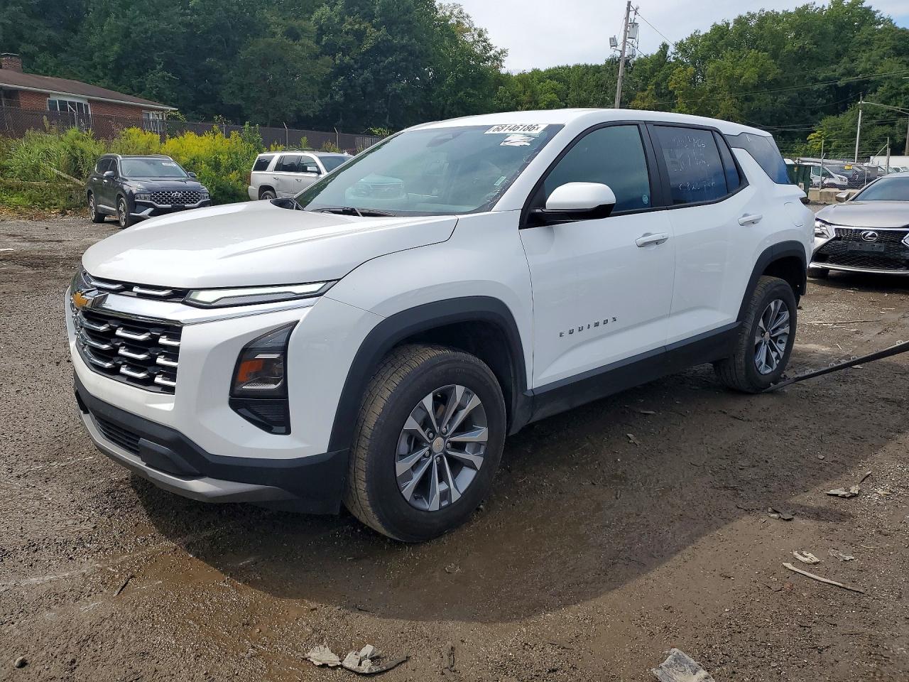 Photo of the 2026 CHEVROLET EQUINOX LT