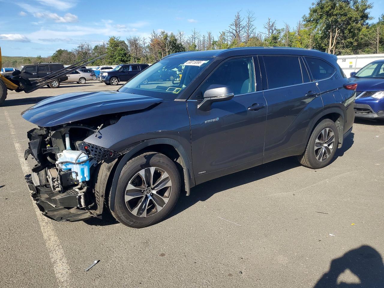 Photo of the 2021 TOYOTA HIGHLANDER HYBRID XLE
