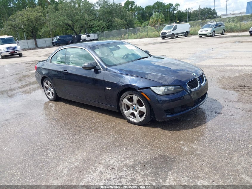Photo of the 2010 BMW 328I