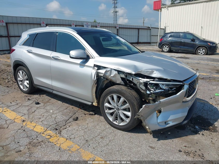 Photo of the 2019 INFINITI QX50 LUXE