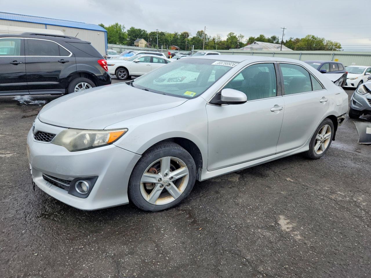Photo of the 2012 TOYOTA CAMRY SE