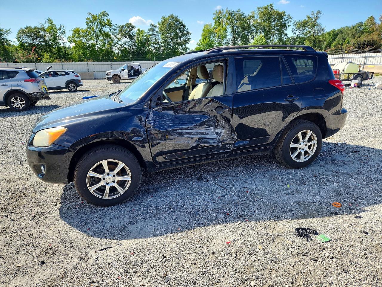 Photo of the 2011 TOYOTA RAV4 BASE