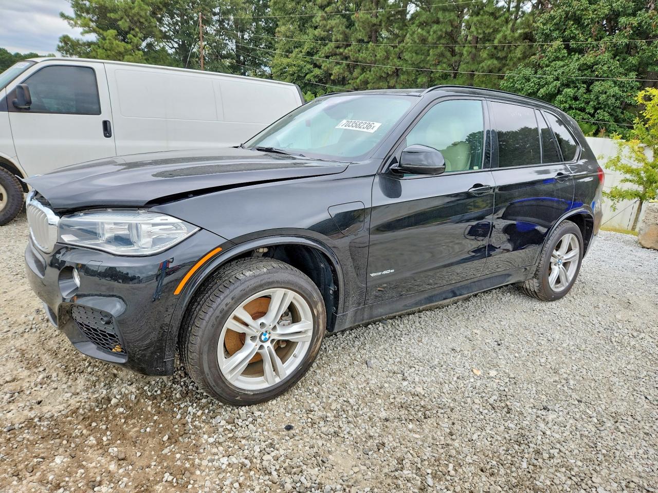 Photo of the 2016 BMW X5 XDR40E