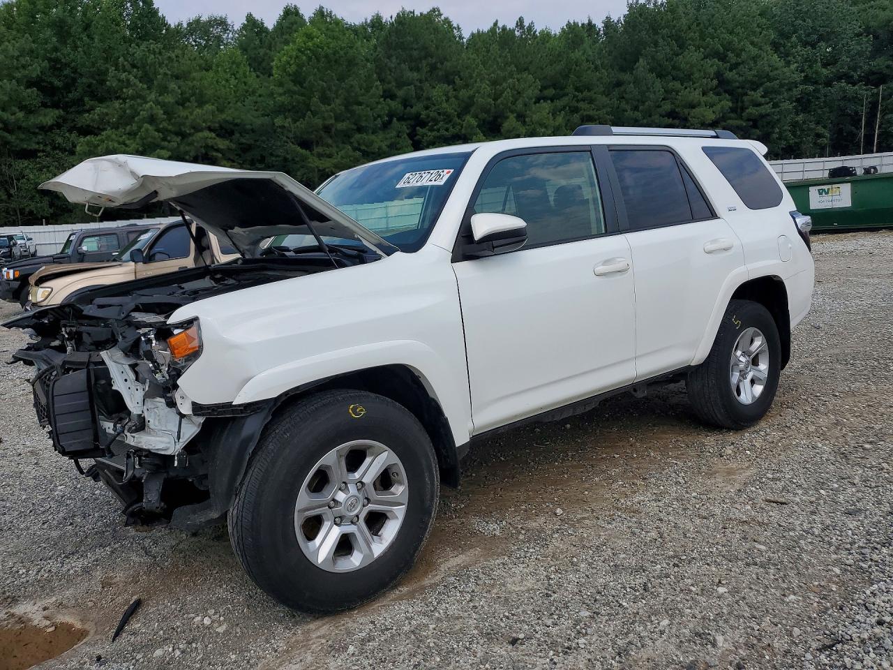 Photo of the 2021 TOYOTA 4RUNNER SR5