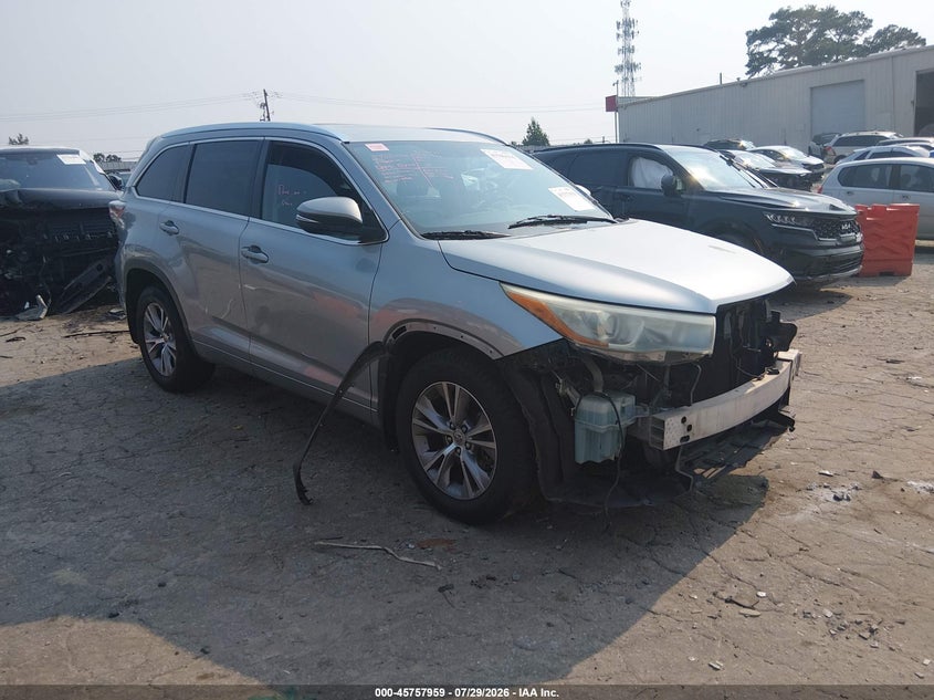 Photo of the 2015 TOYOTA HIGHLANDER XLE V6