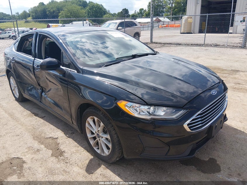 Photo of the 2020 FORD FUSION SE