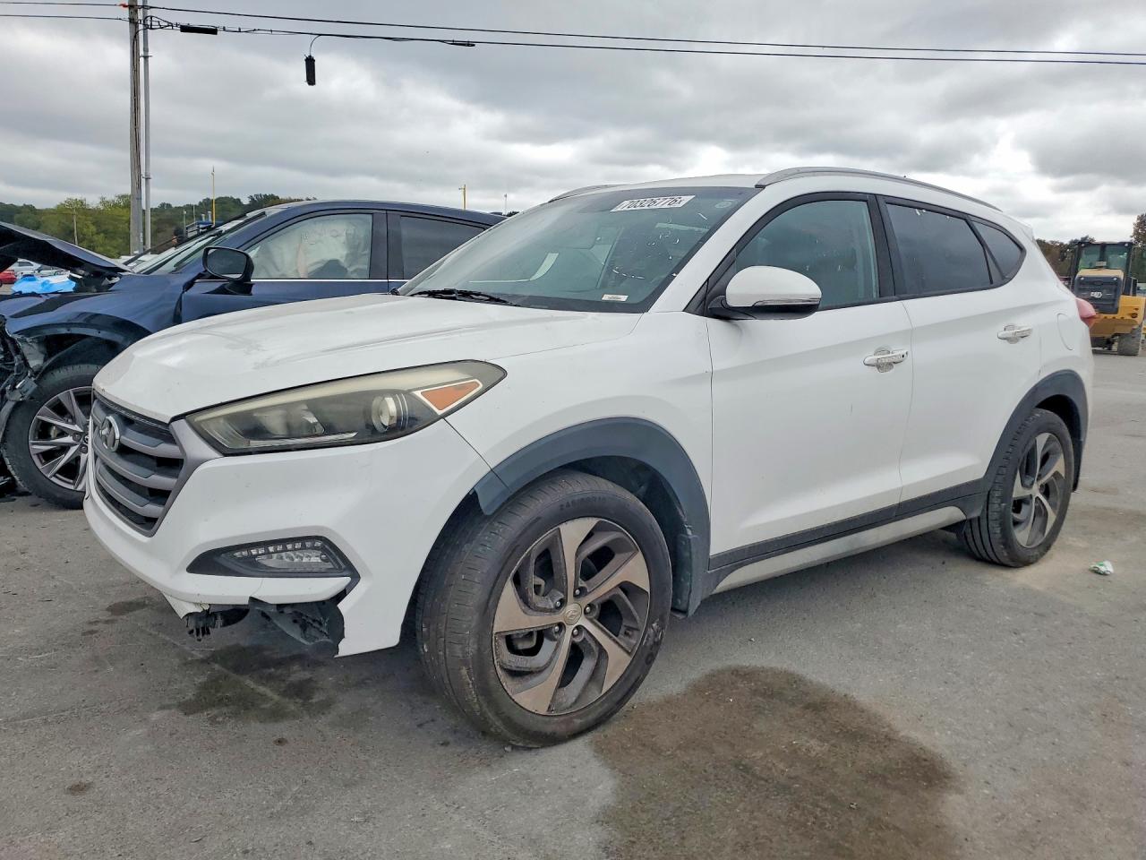 Photo of the 2017 HYUNDAI TUCSON SPORT