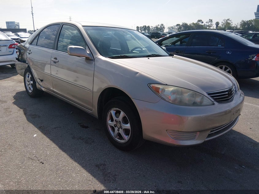 Photo of the 2005 TOYOTA CAMRY LE
