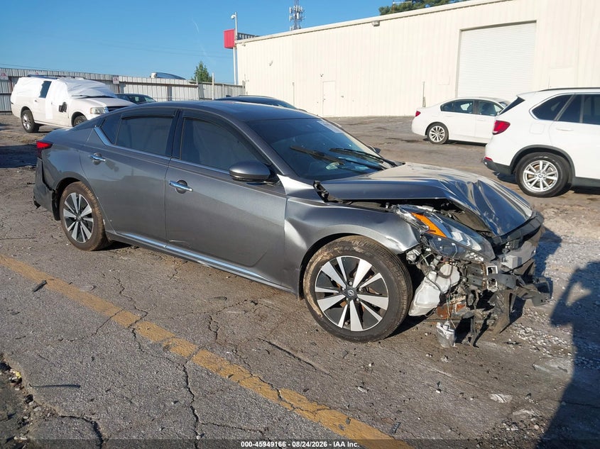 Photo of the 2019 NISSAN ALTIMA 2.5 SV