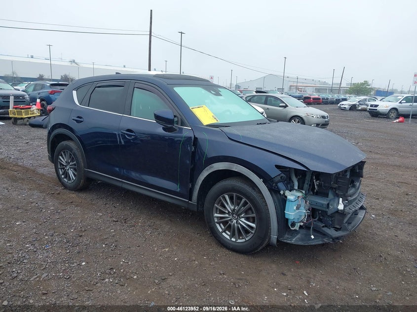Photo of the 2017 MAZDA CX-5 TOURING