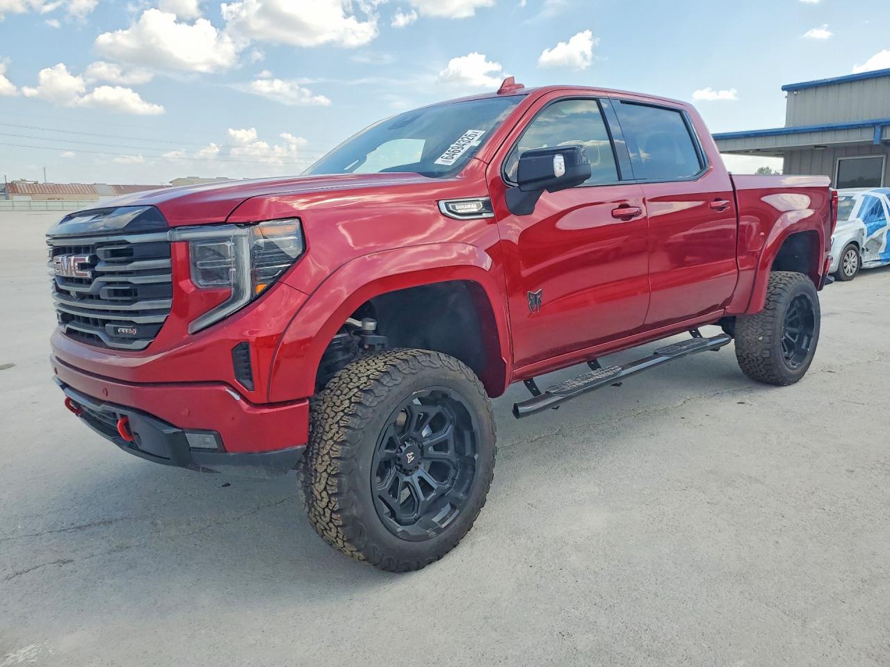 Photo of the 2025 GMC SIERRA K1500 AT4