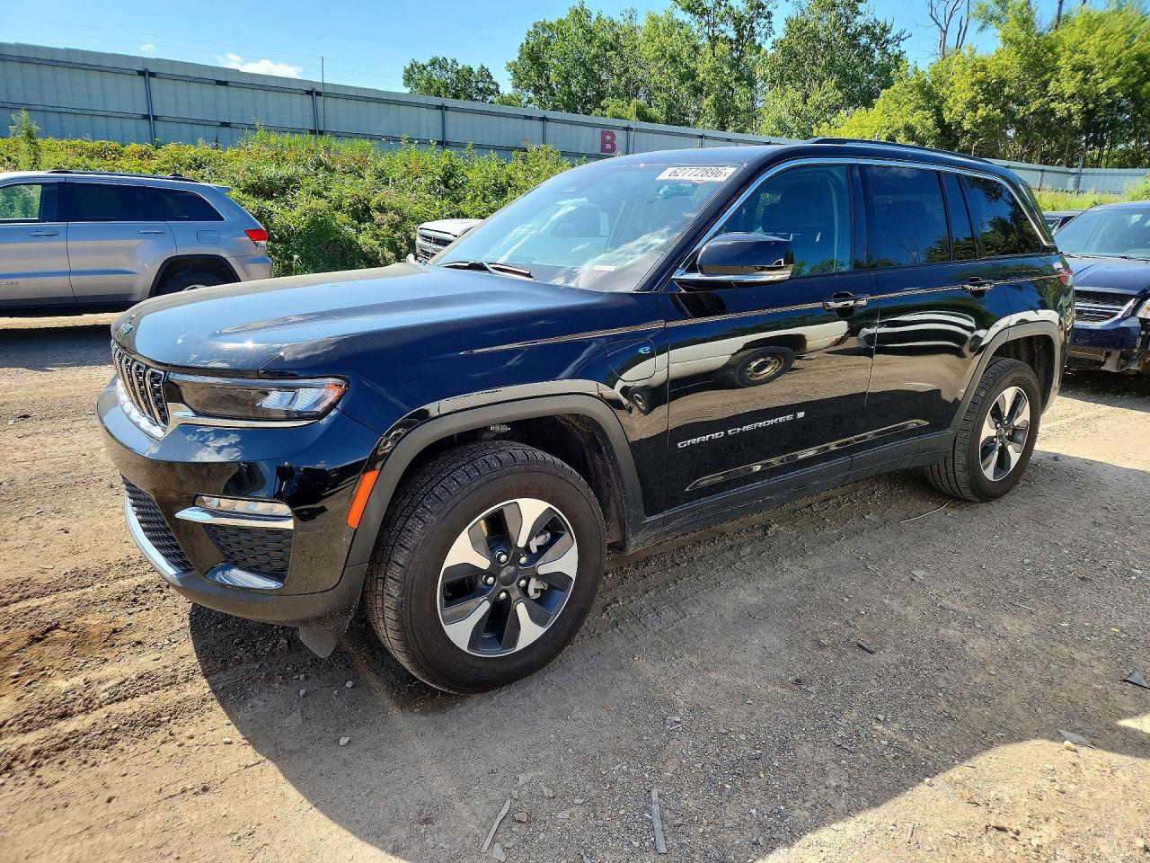 Photo of the 2024 JEEP GRAND CHEROKEE LIMITED 4XE
