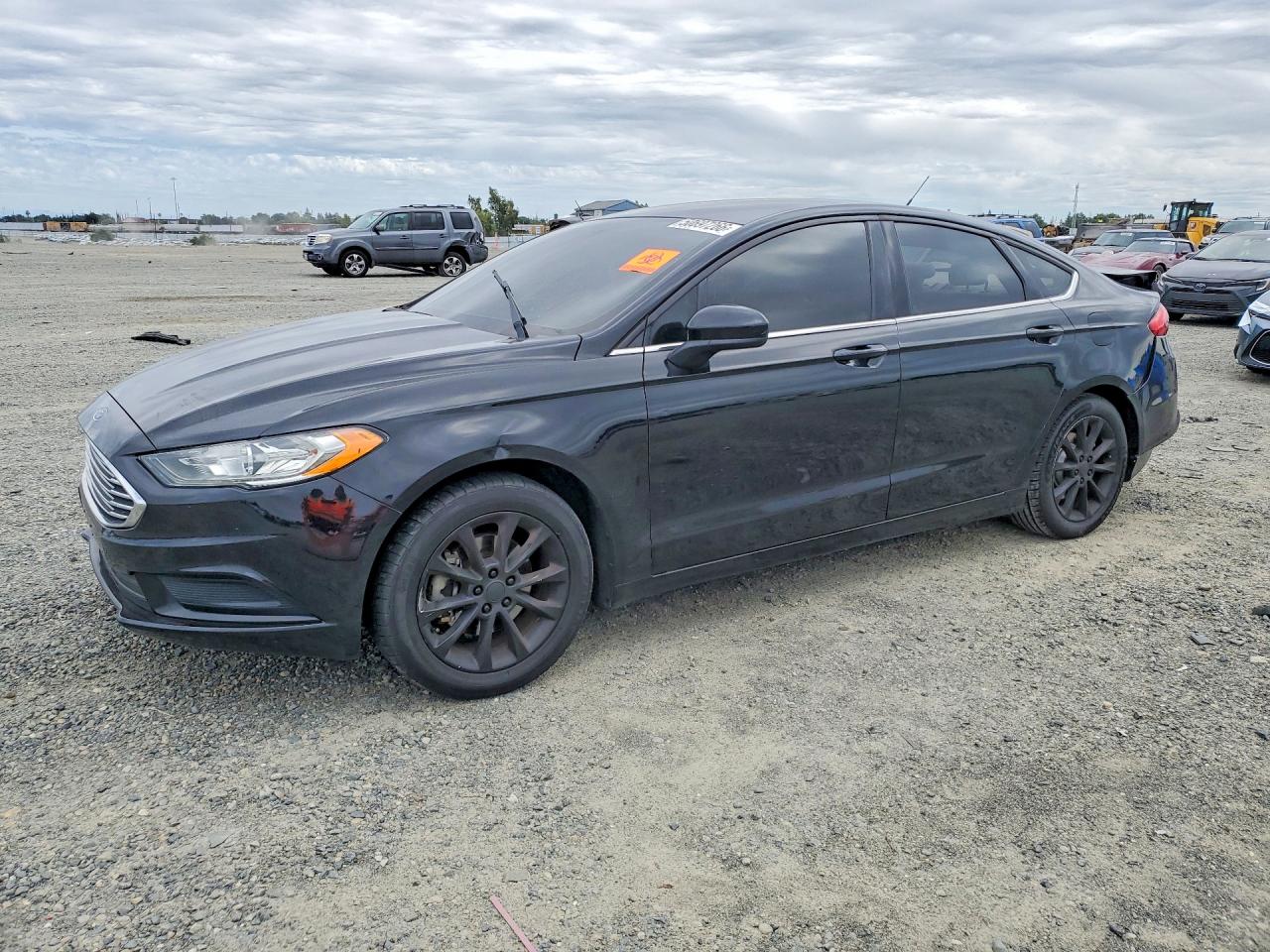 Photo of the 2017 FORD FUSION SE