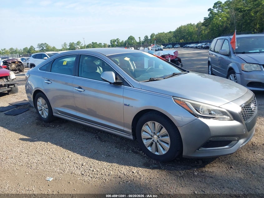 Photo of the 2016 HYUNDAI SONATA HYBRID SE
