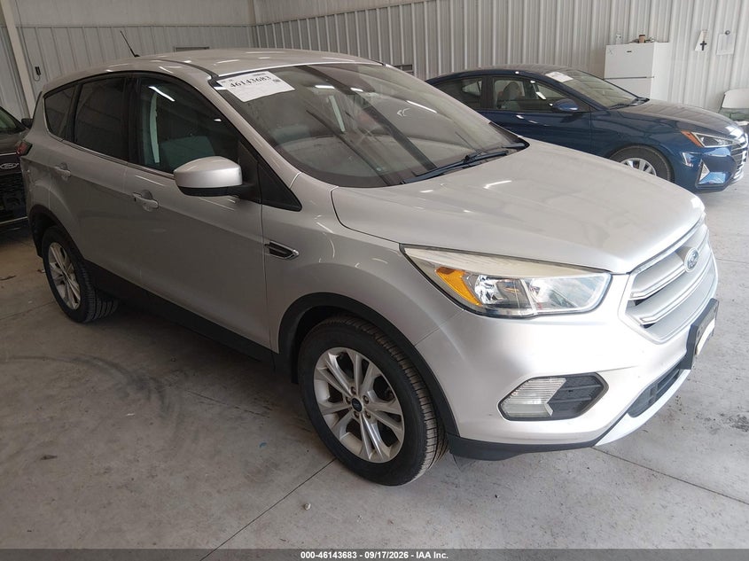 Photo of the 2019 FORD ESCAPE SE