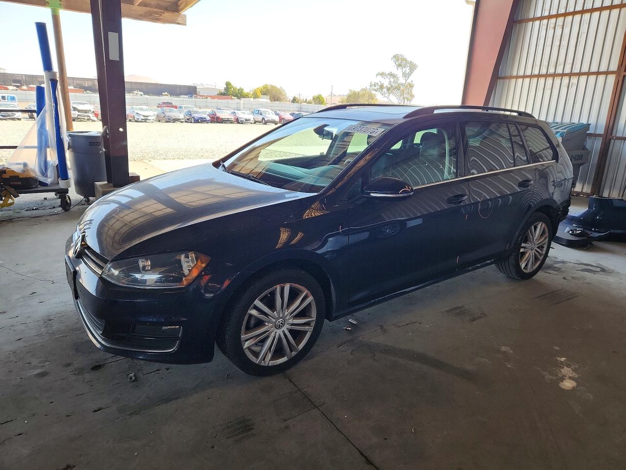 Photo of the 2015 VOLKSWAGEN GOLF SPORTWAGEN TDI S