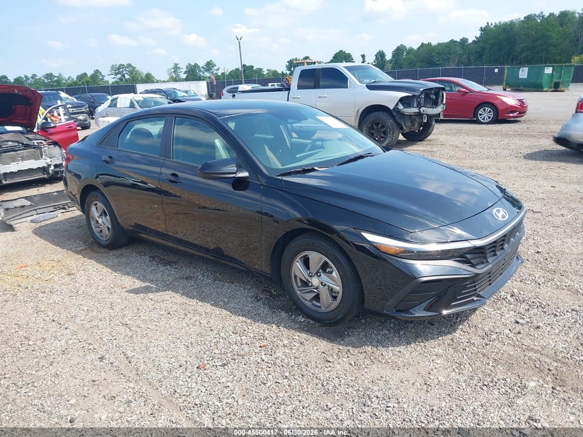 Photo of the 2025 HYUNDAI ELANTRA SE