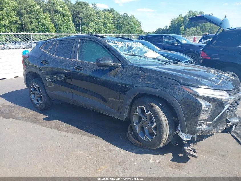 Photo of the 2025 CHEVROLET TRAX FWD LT