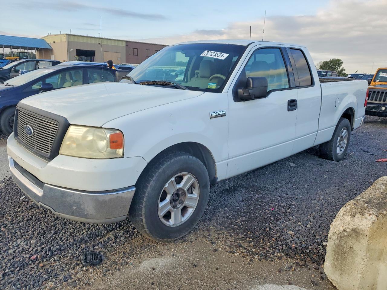 Photo of the 2004 FORD F150 XLT