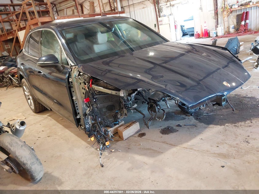 Photo of the 2025 PORSCHE CAYENNE
