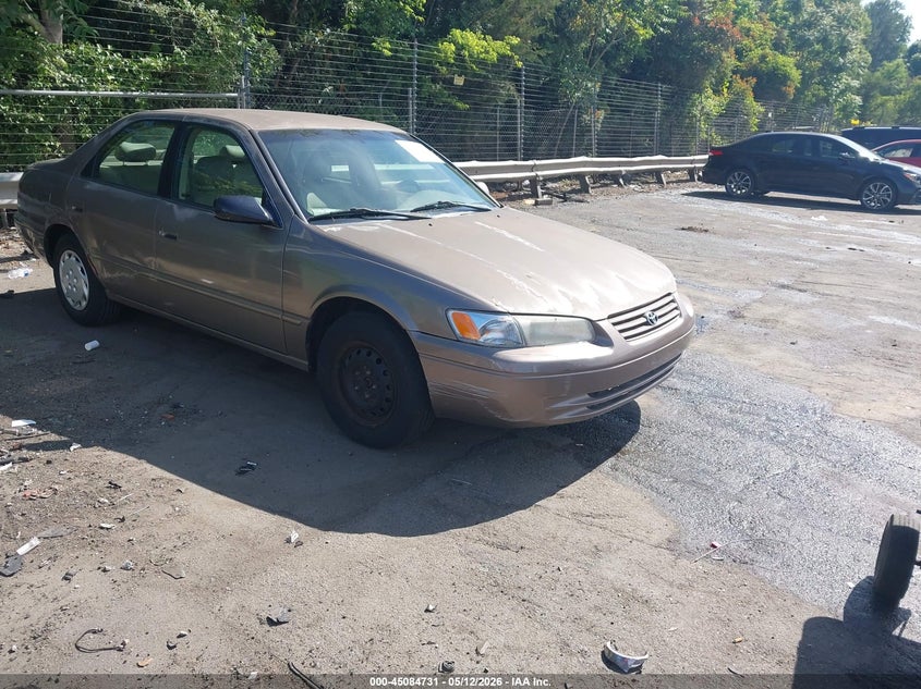 Photo of the 1999 TOYOTA CAMRY LE