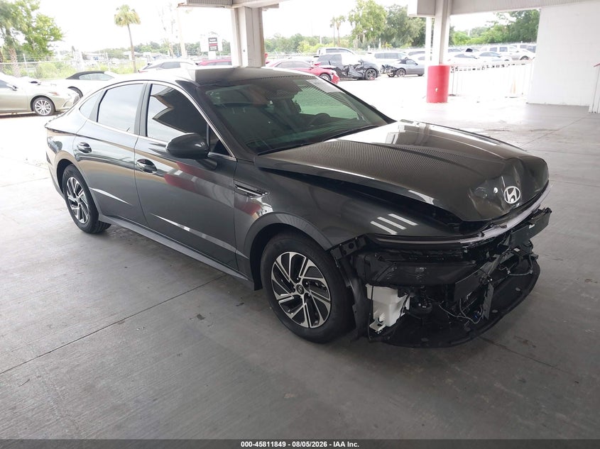 Photo of the 2026 HYUNDAI SONATA HYBRID BLUE